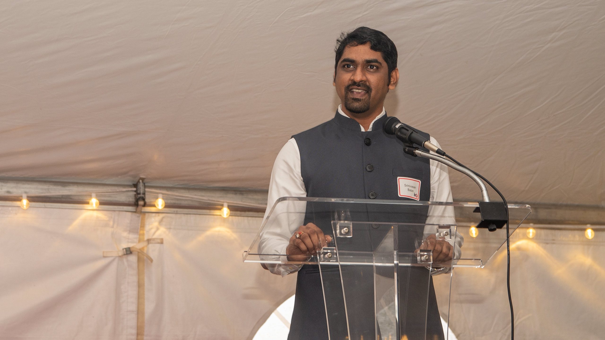 Grad student Srinivasan Balan at the podium during the 2022 C.A. Anderson Awards