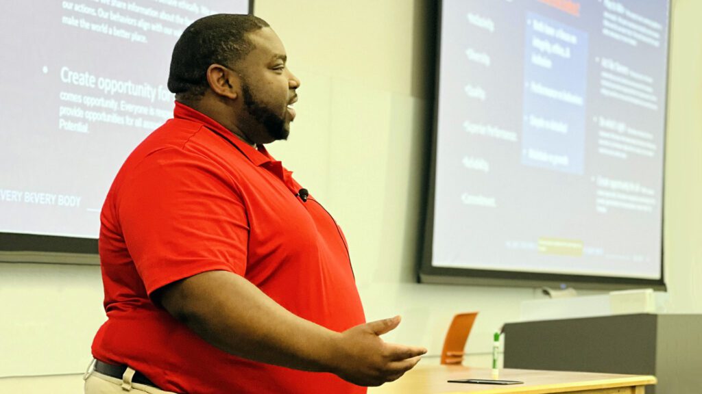 Devon Persons speaking at his Think and Lead Seminar