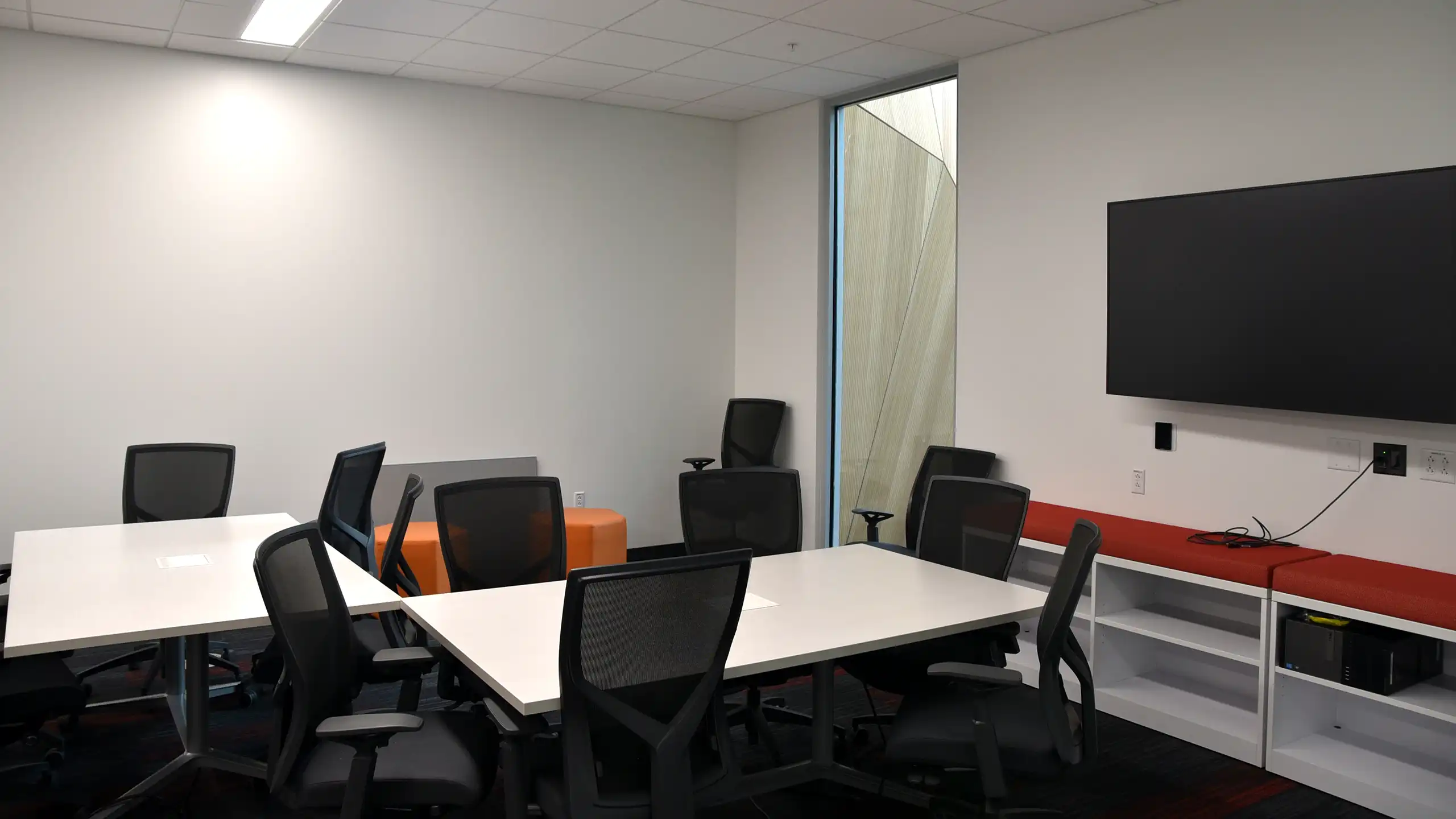 The interior view of room 4320 in Fitts-Woolard Hall.