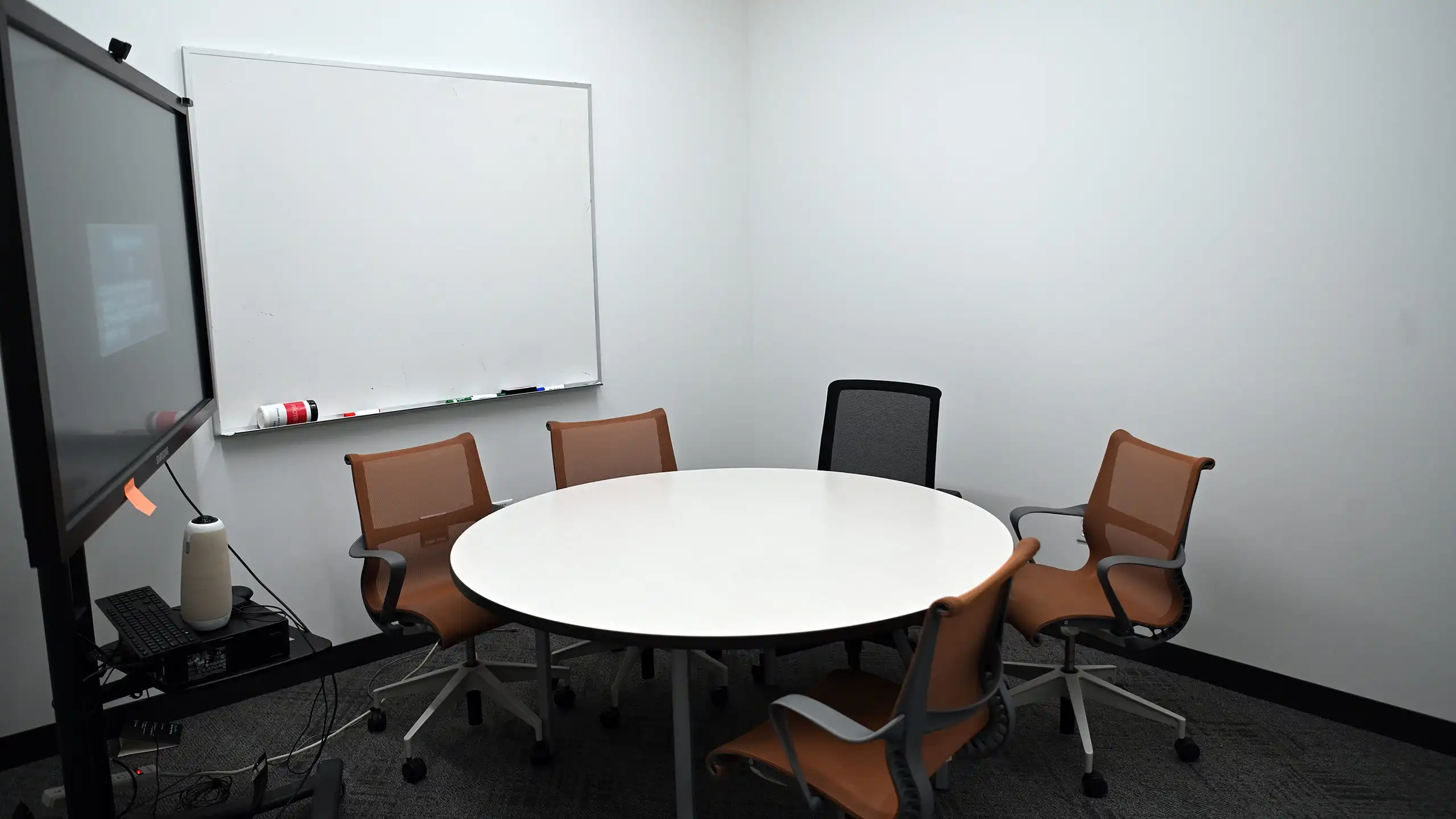 The interior view of room 4326 in Fitts-Woolard Hall.